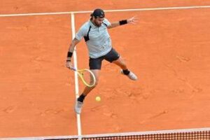 Tennis – Caporetto azzurra sul rosso di Montecarlo: dopo Cobolli e Musetti, fuori pure Berrettini