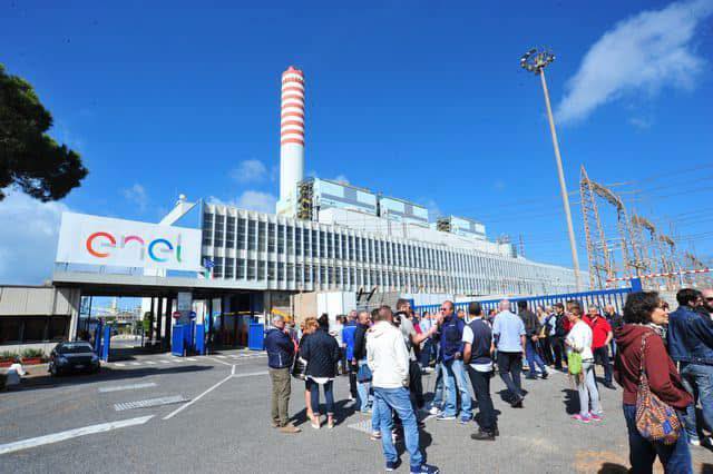 Civitavecchia – Enel rescinde il contratto con MV Maintenance, scatta l’allarme lavoro: “Altri civitavecchiesi restano a spasso”