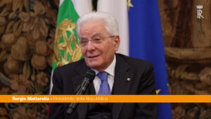 Mattarella “Se alcuni potenti del mondo leggessero sarebbe un gran beneficio”