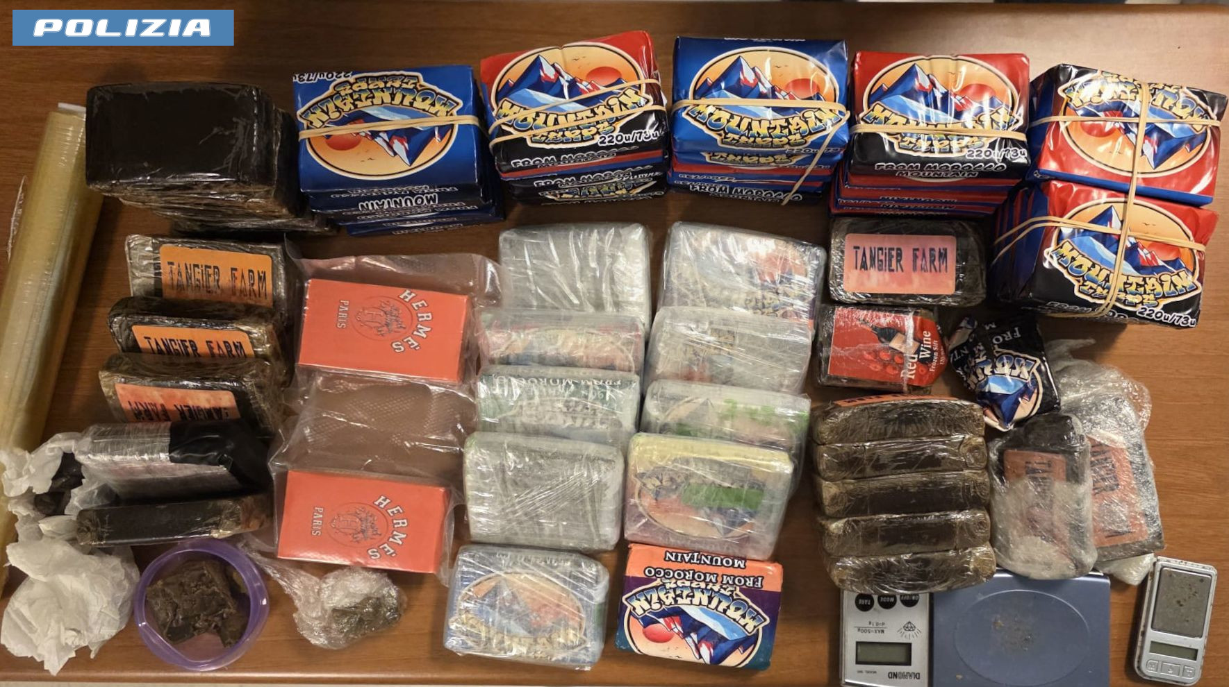 Roma – Sei chili di droga nel frigorifero tra ortaggi e verdura: arrestato trentaquattrenne