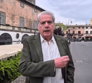 Viterbo – Sopralluogo social dell’ex sindaco Arena a Bagnaia tra disservizi, degrado e problemi di manutenzione (VIDEO)