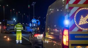 Fiumicino – Uomo cammina su via Coccia di Morto e viene travolto: morto sul colpo, tre feriti gravi