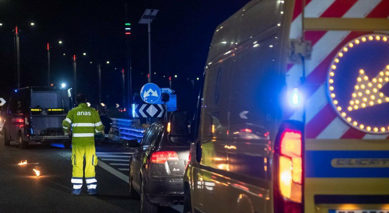 Fiumicino – Uomo cammina su via Coccia di Morto e viene travolto: morto sul colpo, tre feriti gravi