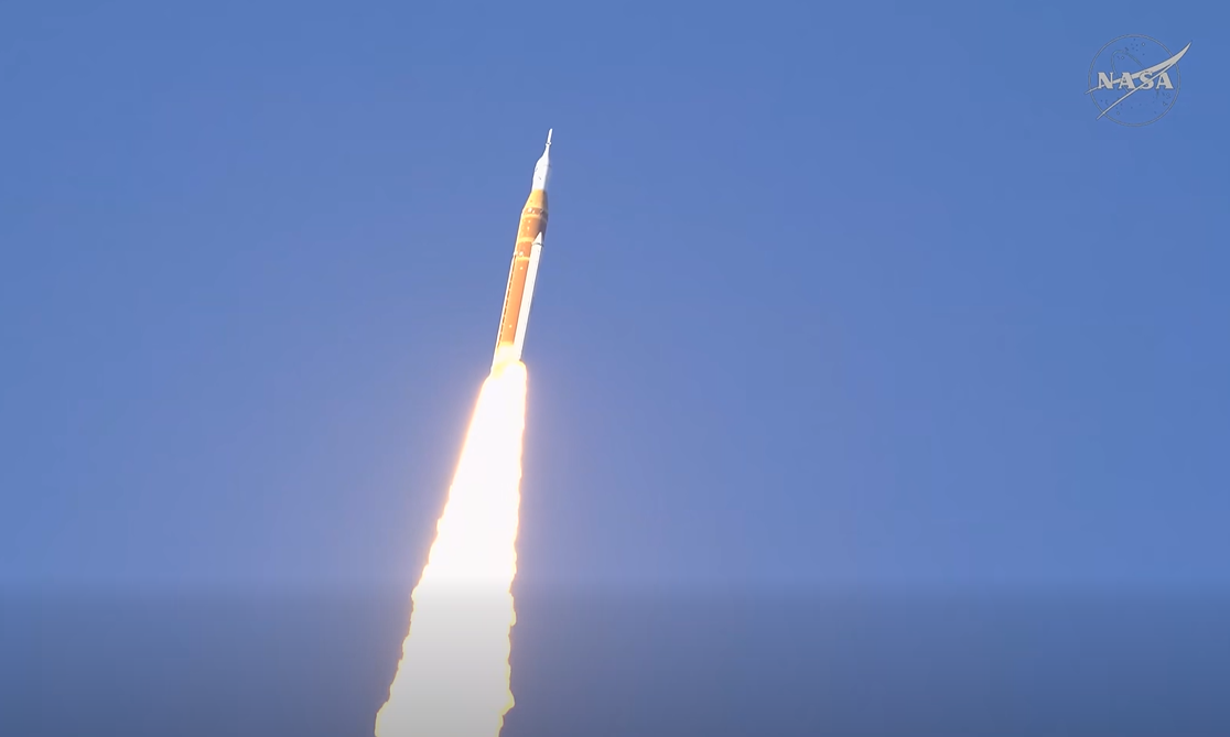 Artemis II, la notte in cui l’uomo è tornato verso la Luna (VIDEO)