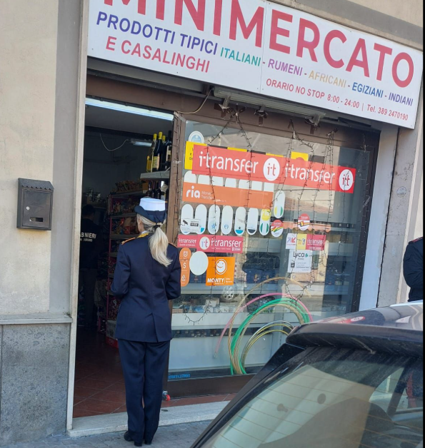 Tuscania – Scatta la chiusura del minimarket dopo i controlli: “Gravi irregolarità, intervento immediato delle autorità”