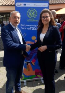 Roma – Taglio del nastro per lo spezio aggregativo per adolescenti del progetto DesTEENazione