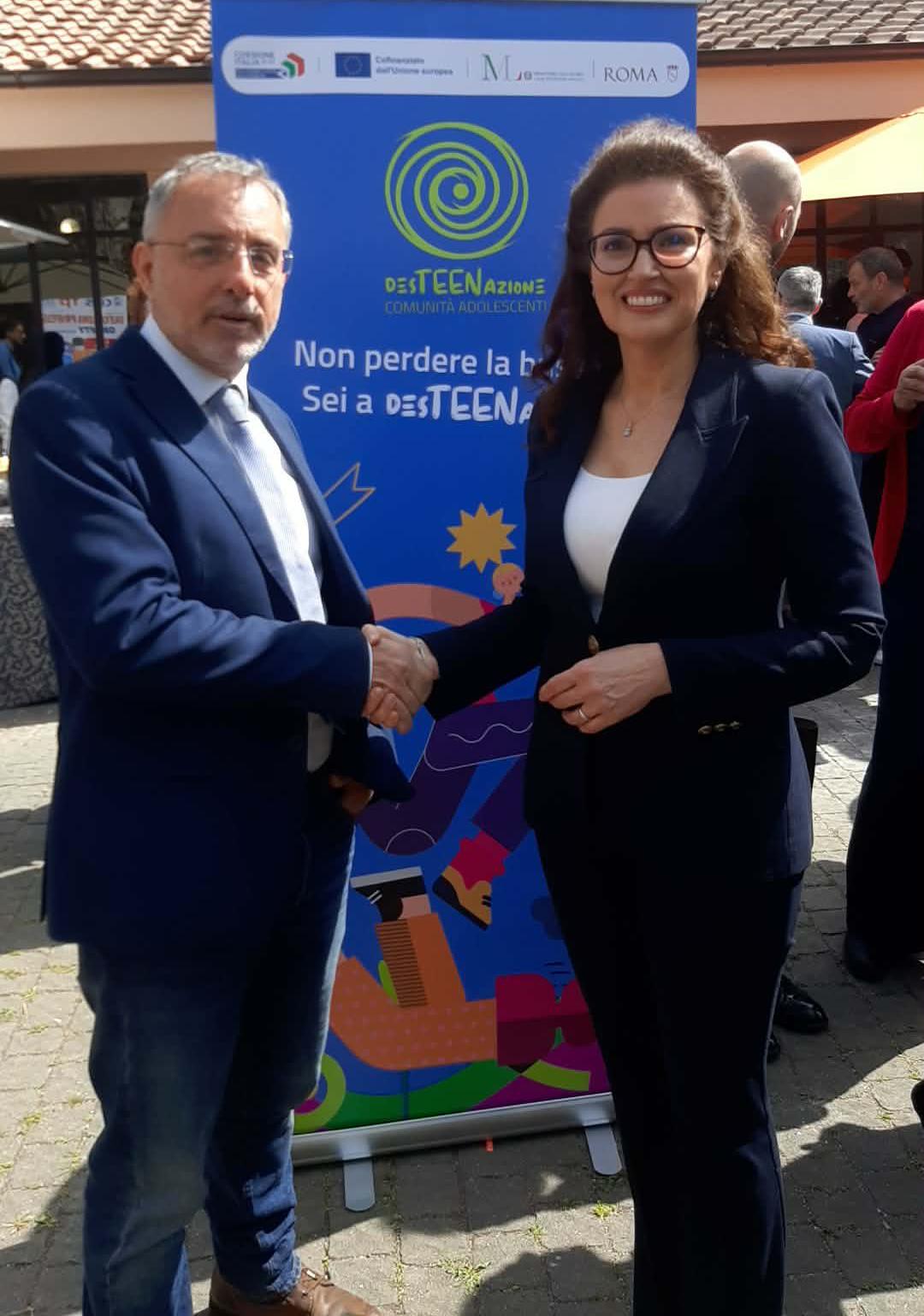 Roma – Taglio del nastro per lo spazio aggregativo per adolescenti del progetto DesTEENazione