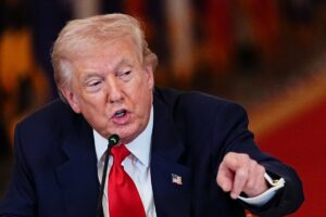 Iran, Trump “Il cessate il fuoco è un malato terminale in terapia intensiva”