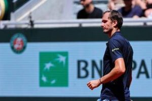 Roland Garros, Medvedev prima vittima illustre. Super Arnaldi, stasera Sinner