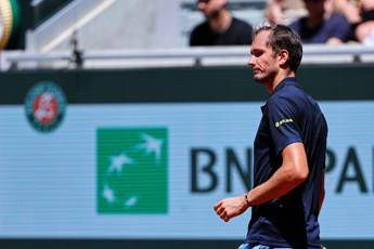 Roland Garros, Medvedev prima vittima illustre. Super Arnaldi, stasera Sinner