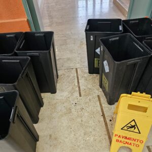 Civita Castellana – Secchi nei locali del Cup per raccogliere le infiltrazioni dell’acqua piovana