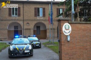 Maxi blitz anti-pirateria in tutta Italia: perquisizioni, sequestri e mille utenti già sanzionati