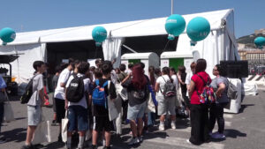 Erion Textiles, parte da Napoli progetto pilota sui rifiuti tessili nei negozi