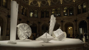 Milano, le opere di Arnaldo Pomodoro alle Gallerie d’Italia