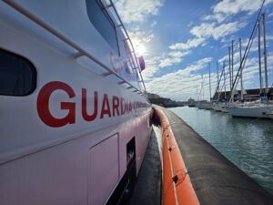 Civitavecchia – Weekend intenso per la Capitaneria: soccorsi in mare, verifiche in porto e operazioni lungo il litorale