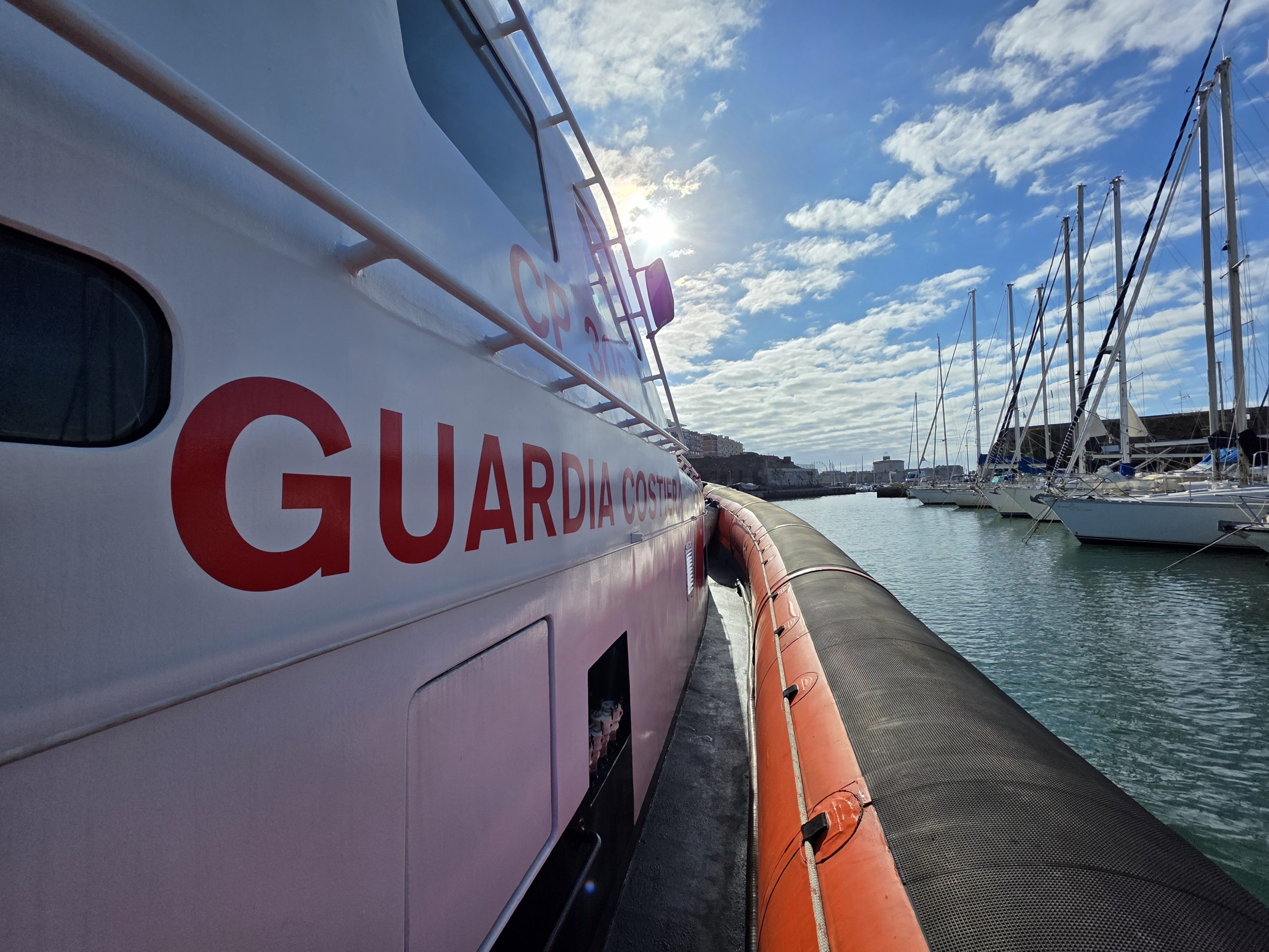 Civitavecchia – Weekend intenso per la Capitaneria: soccorsi in mare, verifiche in porto e operazioni lungo il litorale