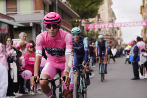Settima tappa del Giro, emozione in Rosa nel Golfo: Formia, Gaeta e Sperlonga ombelico d’Italia