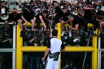 Derby della Mole – Scontri tra ultras e polizia: un ferito in codice rosso