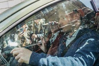 Caso Garlasco, Tg1: Sempio intercettato: “Ho visto il video di Chiara e Alberto”. L’indagato non ha risposto ai pm. La Procura: “Indagini non sono finite”