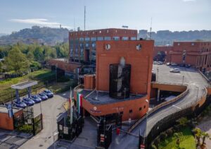 Frosinone – Fermato dalla polizia in viale Europa ma colpito da provvedimento restrittivo del Questore, denunciato