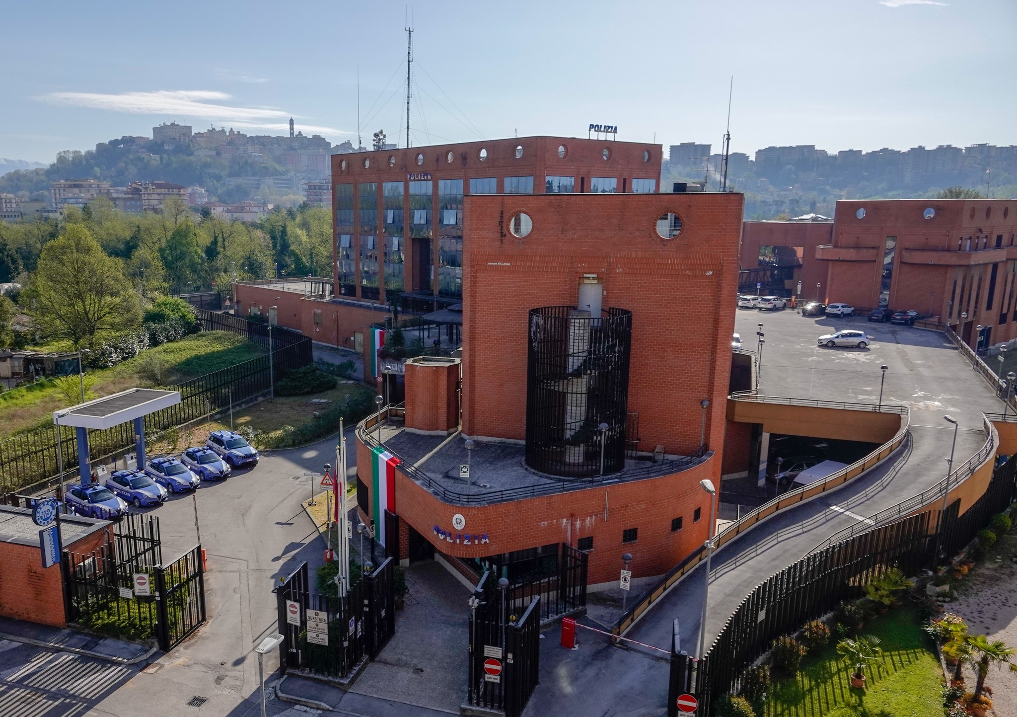 Frosinone – Fermato dalla polizia in viale Europa ma colpito da provvedimento restrittivo del Questore, denunciato