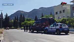 Blitz interforze allo Zen di Palermo, arresti e denunce
