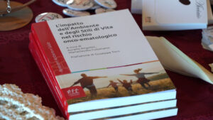 Tumori del sangue, un libro spiega l’impatto dell’ambiente e degli stili di vita