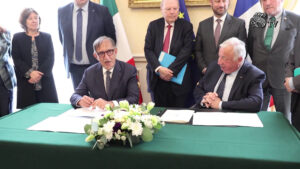 La Russa firma a Parigi protocollo di cooperazione con il Senato francese