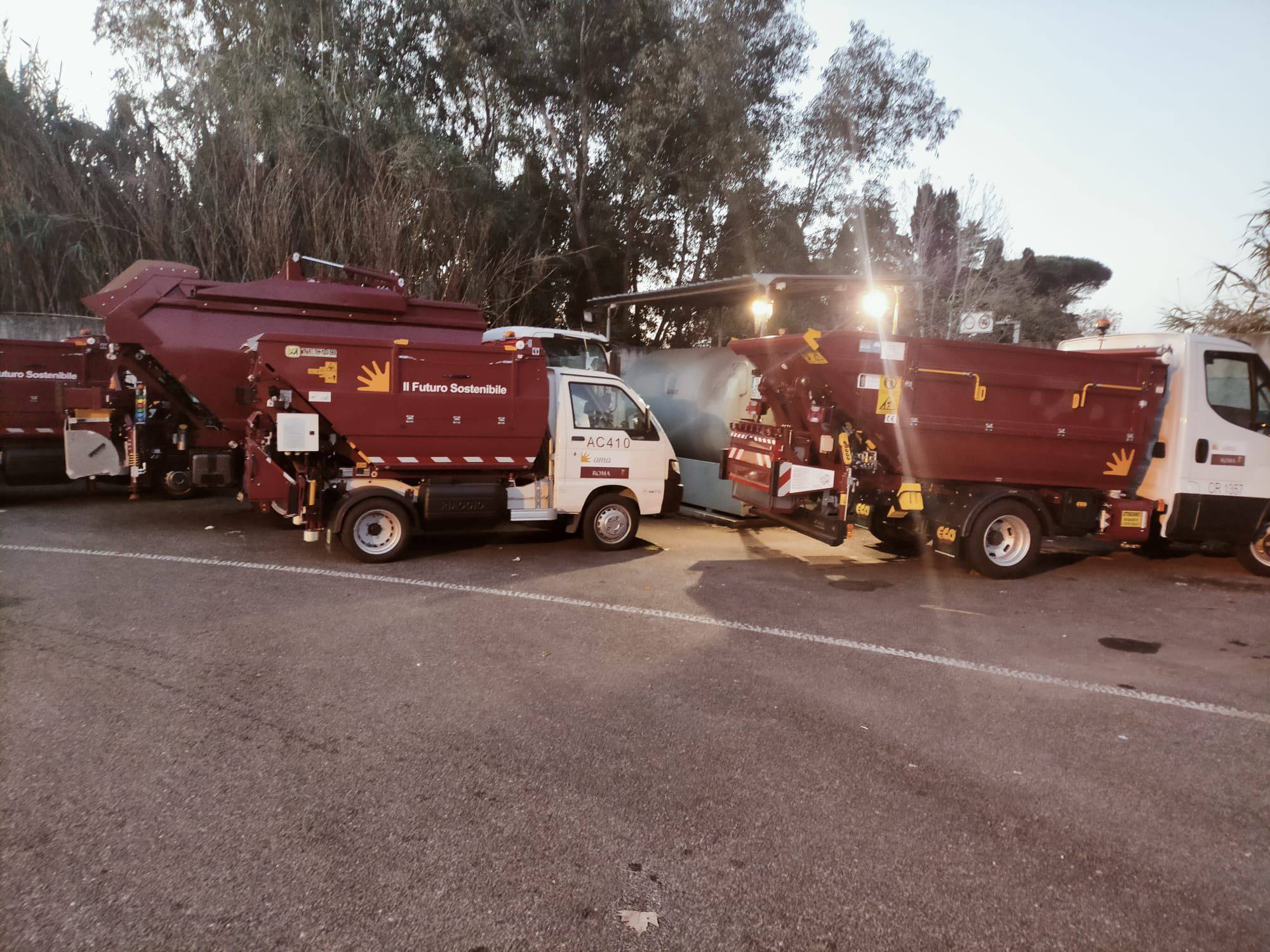 Roma – Camion Ama inutilizzabili per mesi, Santori attacca: “Danno erariale da oltre 500mila euro” (FOTO)