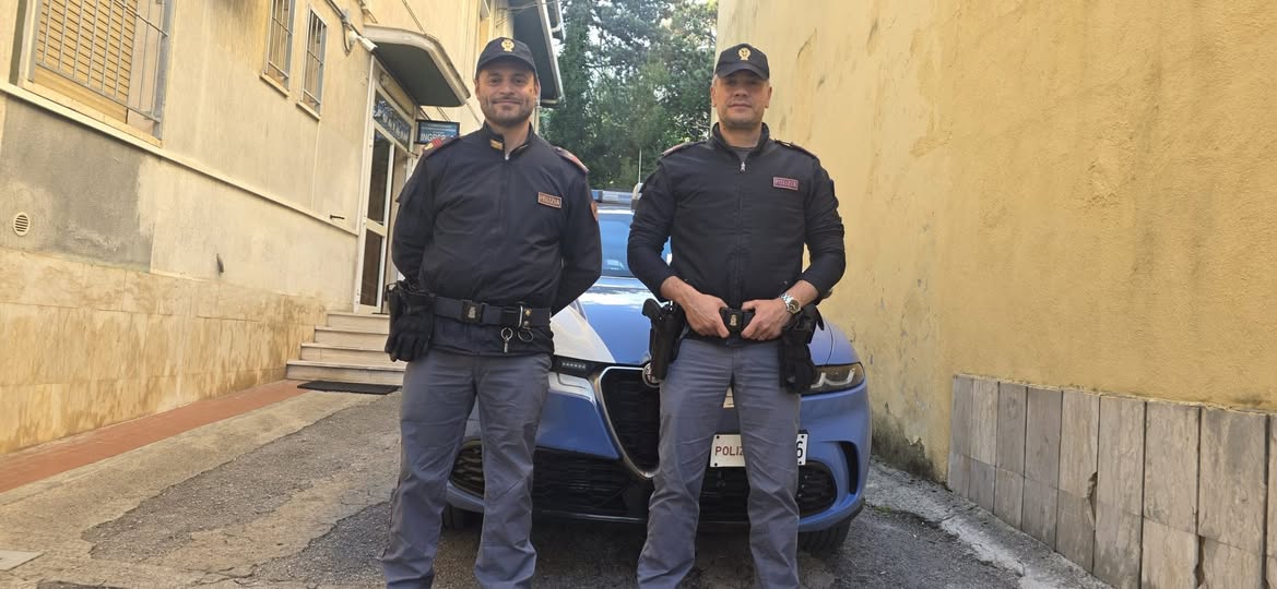 Fiuggi – Provvidenziale intervento della polizia, agenti in soccorso di anziano solo in casa