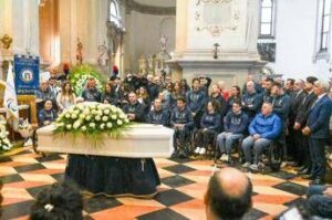 Solenne processione di anime tricolori, a Padova l’ultimo saluto ad Alex Zanardi