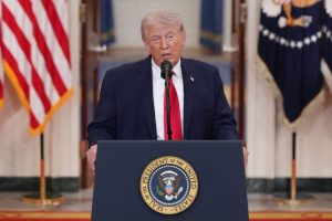 Trump “Dazi del 25% alle auto europee, Ue “Inaccettabile”