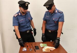 Roma – Entra in una casa per rubare proprio mentre stanno rientrando i proprietari, arrestata ventunenne