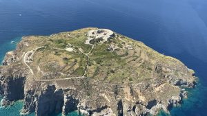 Latina: abusi edilizi sull’isola di Santo Stefano, sequestrato immobile, due denunciati