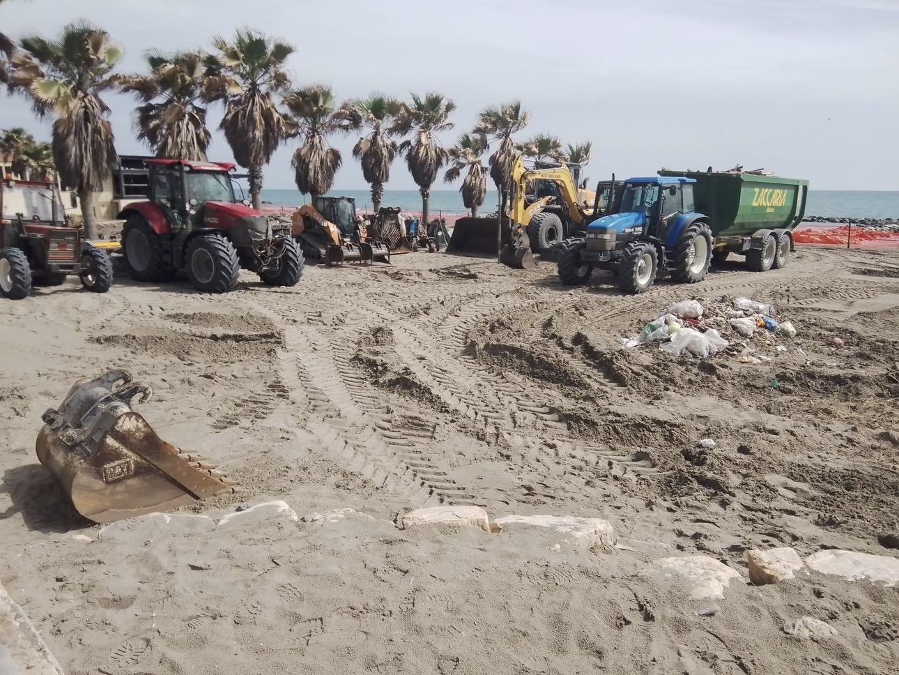 Ostia – Abbattute ultime strutture abusive nell’ex stabilimento Village