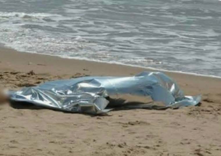 Ostia – Cadavere sul bagnasciuga, indagini in corso