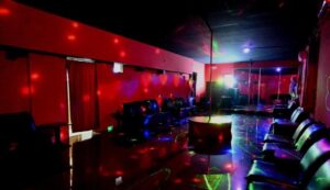 Anzio – Dodici minorenni in un night con quattro prostitute, in manette il titolare Antonio Chierchia