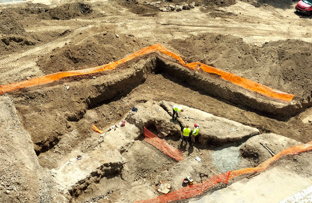 Civitavecchia – Piazza Regina Margherita, Galletta attacca: “Non muretto ma bastione, errore prevedibile”