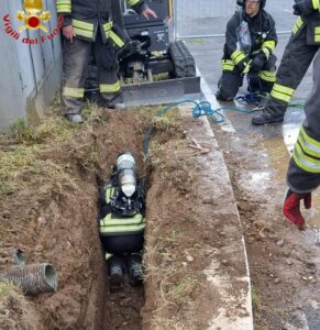 Roma – Fuga di gas durante uno scavo: vigili del fuoco evitano il peggio