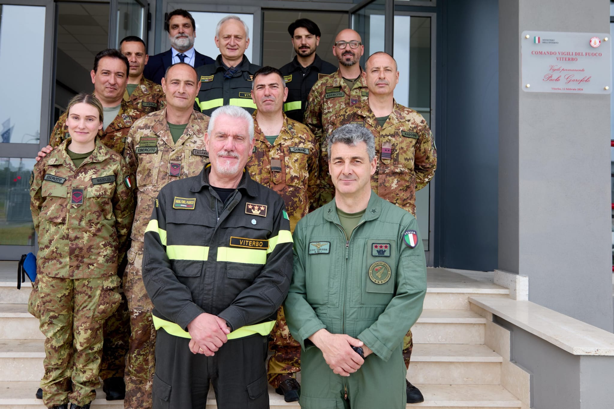 Viterbo – Corsi di formazione per l’antincendio, i Vigili del fuoco consegnano gli attestati all’Aviazione dell’Esercito