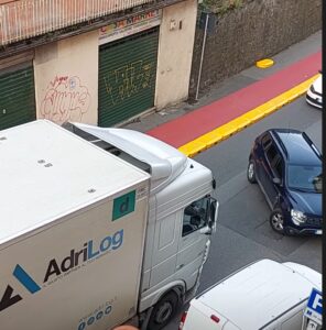 Viterbo – Zona Cattaneo: via della Pila ostaggio del doppio senso dopo l’arrivo del cordolo
