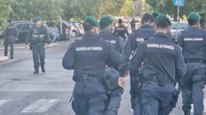 Ostia – Smantellata rete di spaccio operativa tutti i giorni su turni anche a domicilio, 26 arresti