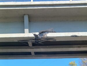 Cerveteri – Incidente sulla A12, camion ha urtato cavalcavia: tratto ancora chiuso verso l’Aurelia