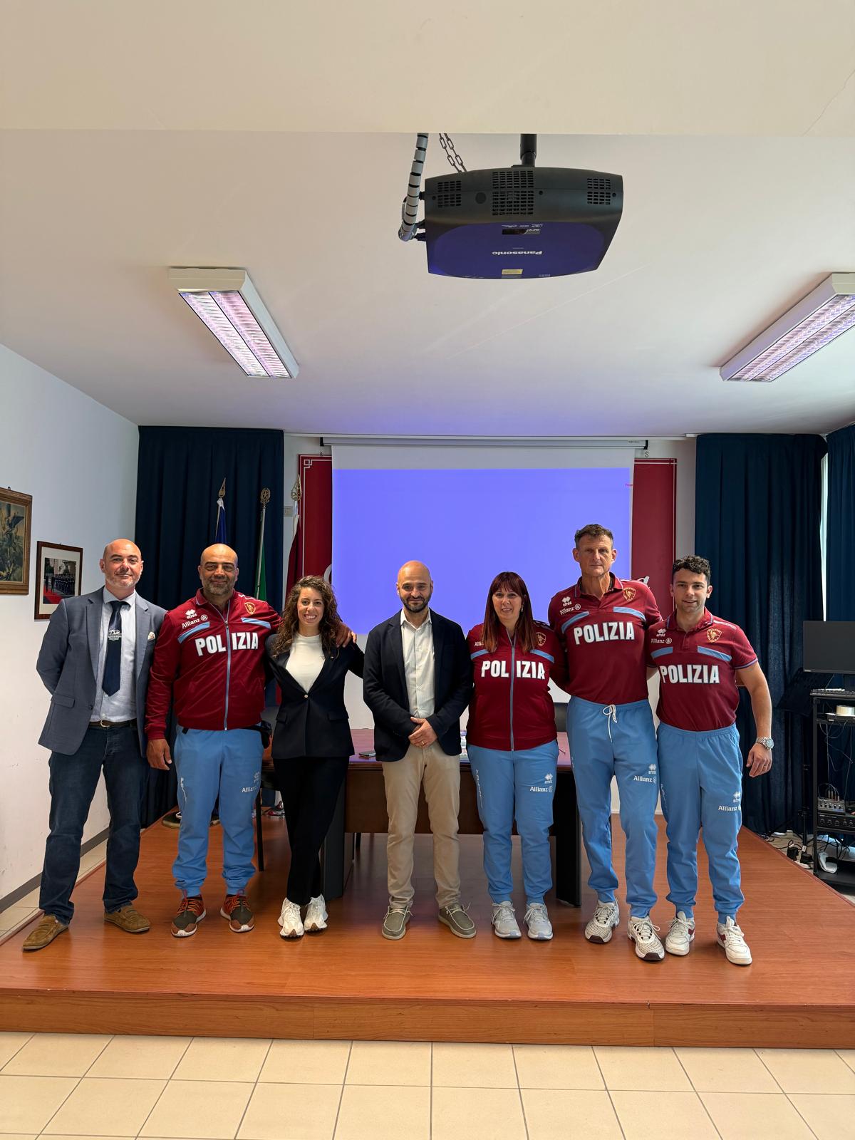 Fiamme Oro Rugby a Ragusa per i progetti “Sport e Legalità” e “Rugby Integrato”: oltre 300 ragazzi coinvolti