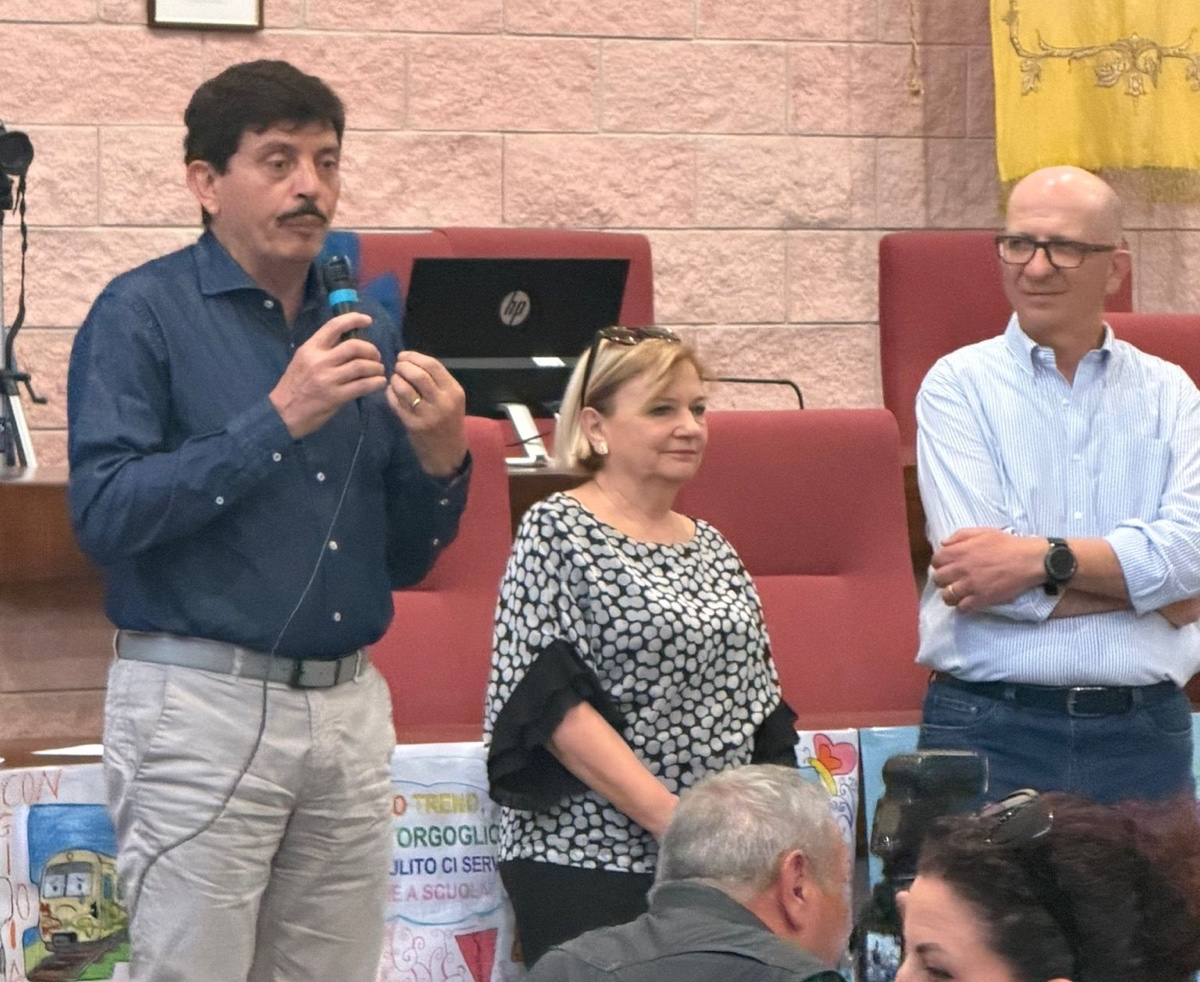 Civitavecchia – Stop al vandalismo: premiati gli studenti del XVI Settembre che hanno preso parte al progetto sulla sicurezza in treno