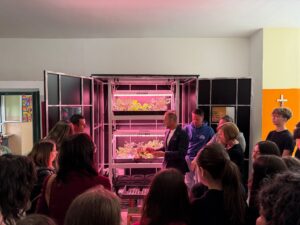 Viterbo – Le serre idroponiche entrano a scuola: al Buratti un progetto tra sostenibilità, innovazione e mestieri del futuro