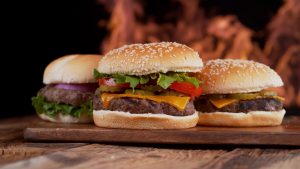Hamburger sempre più amati: boom di consumi e delivery