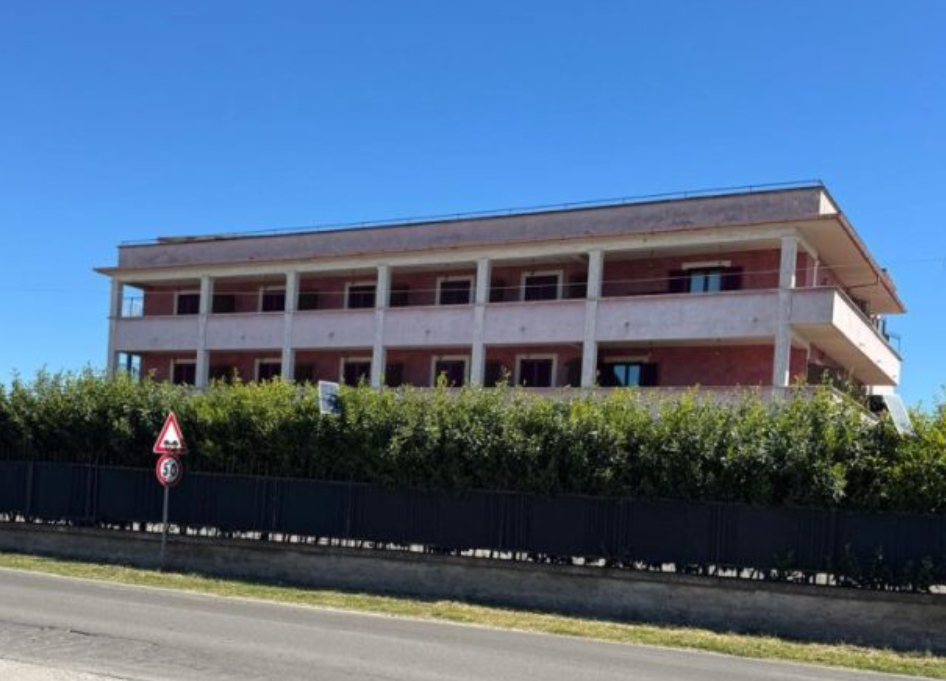 Vasanello – I consiglieri Stefanucci e Creta: “Centro migranti all’ex night di Centignano, scelta calata dall’alto e rischio per tutto il comprensorio”