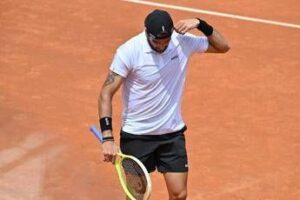 Berrettini c’è ancora – Sussulto al Roland Garros, ribaltato Fucsovics