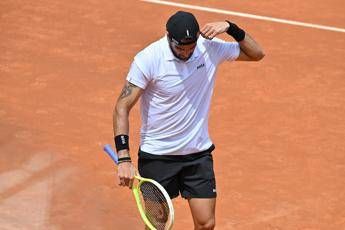 Berrettini c’è ancora – Sussulto al Roland Garros, ribaltato Fucsovics